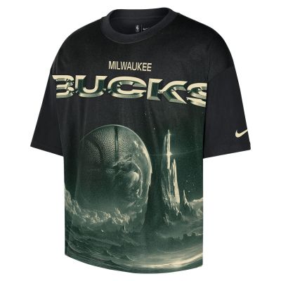 Nike NBA Milwaukee Bucks Courtside Boxy Tee - Μαύρος - Κοντομάνικο μπλουζάκι Nike NBA Milwaukee Bucks Courtside Boxy Tee - Μαύρος - Κοντομάνικο μπλουζάκι